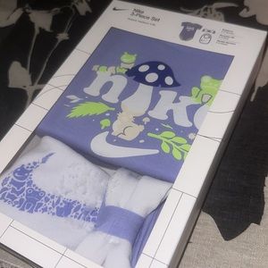 Girls Nike three piece gift set